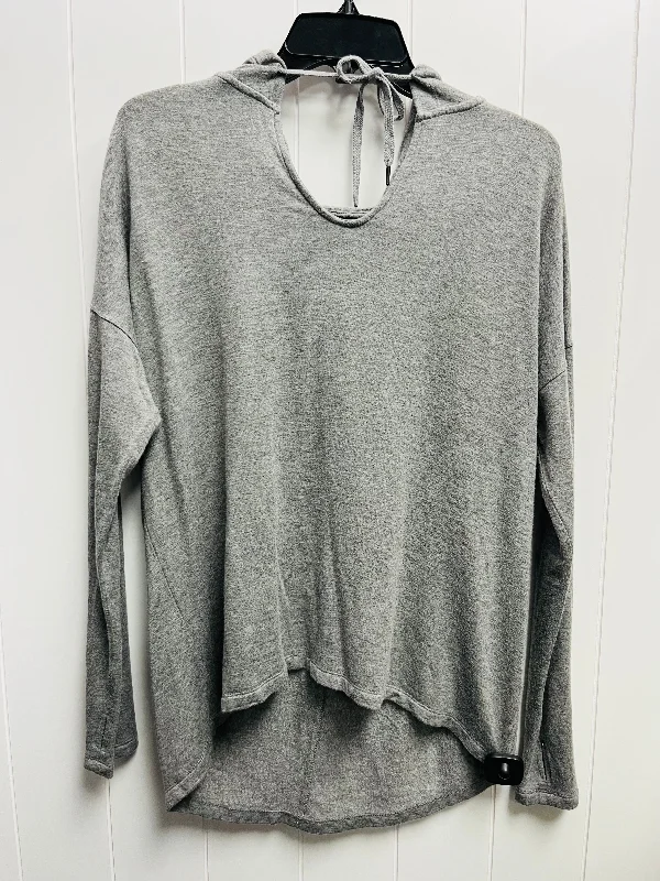 sweatshirts with curved hem -Sweatshirt Hoodie By Gaiam In Grey, Size: S