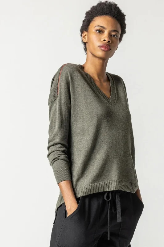 short pullover sweater chic -PA2259m Lilla P Wrapped Seam V-Neck Sweater