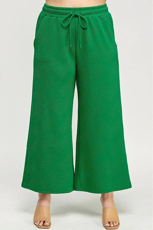 curve edge pants -Textured Cropped Wide Pant In Green