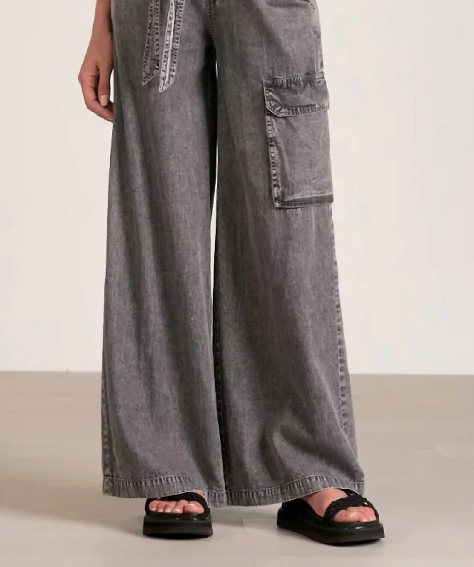 waffle twill pants -Women's Rosewood Wide Leg Cargo Pants In Black Wash